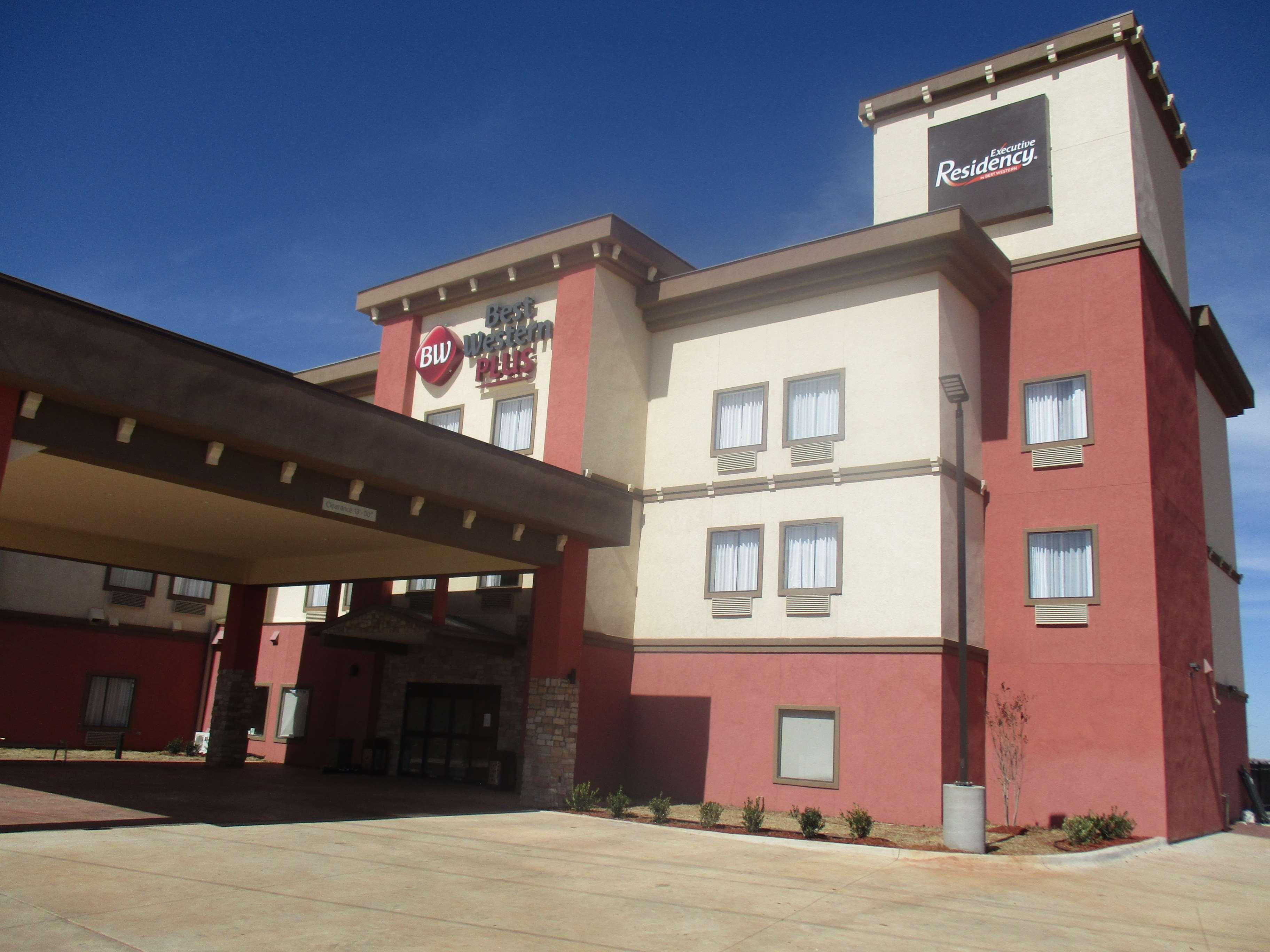 Best Western Plus/Executive Residency Elk City Hotel Exterior photo